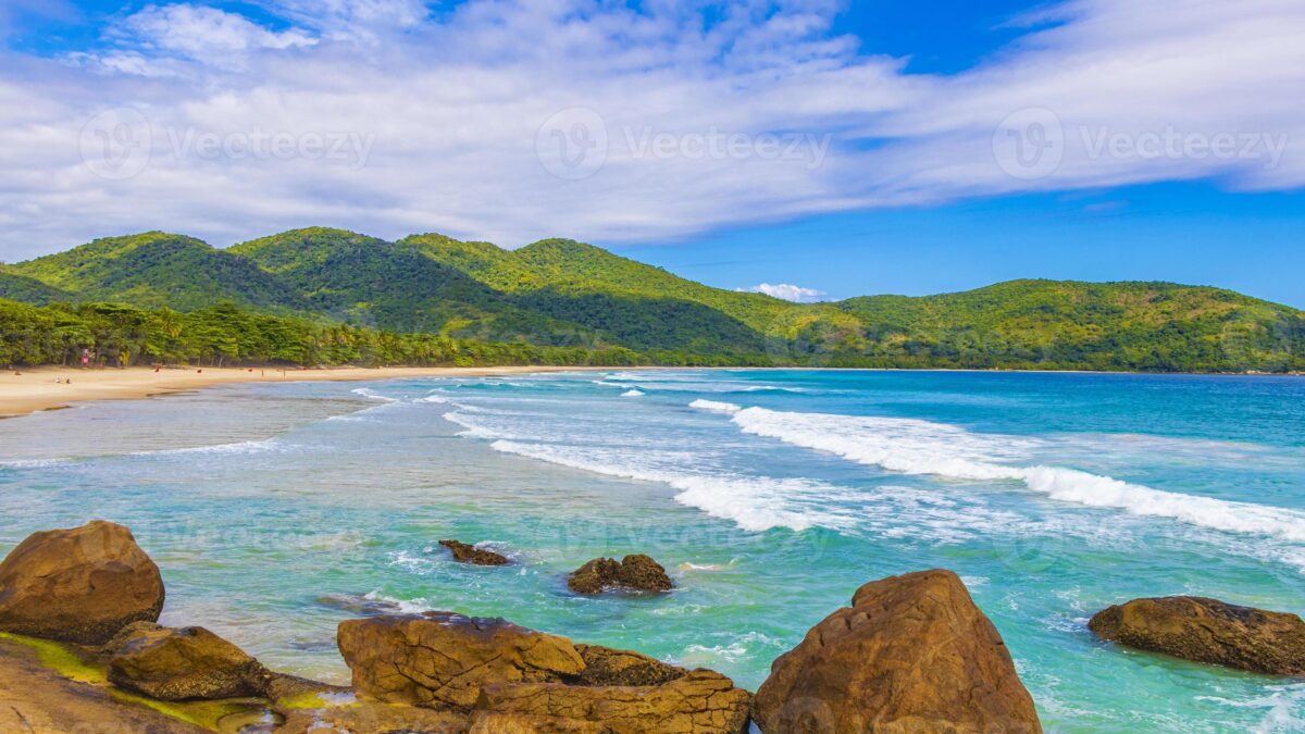 As belezas da praia de Lopes Mendes – Um paraíso à parte.